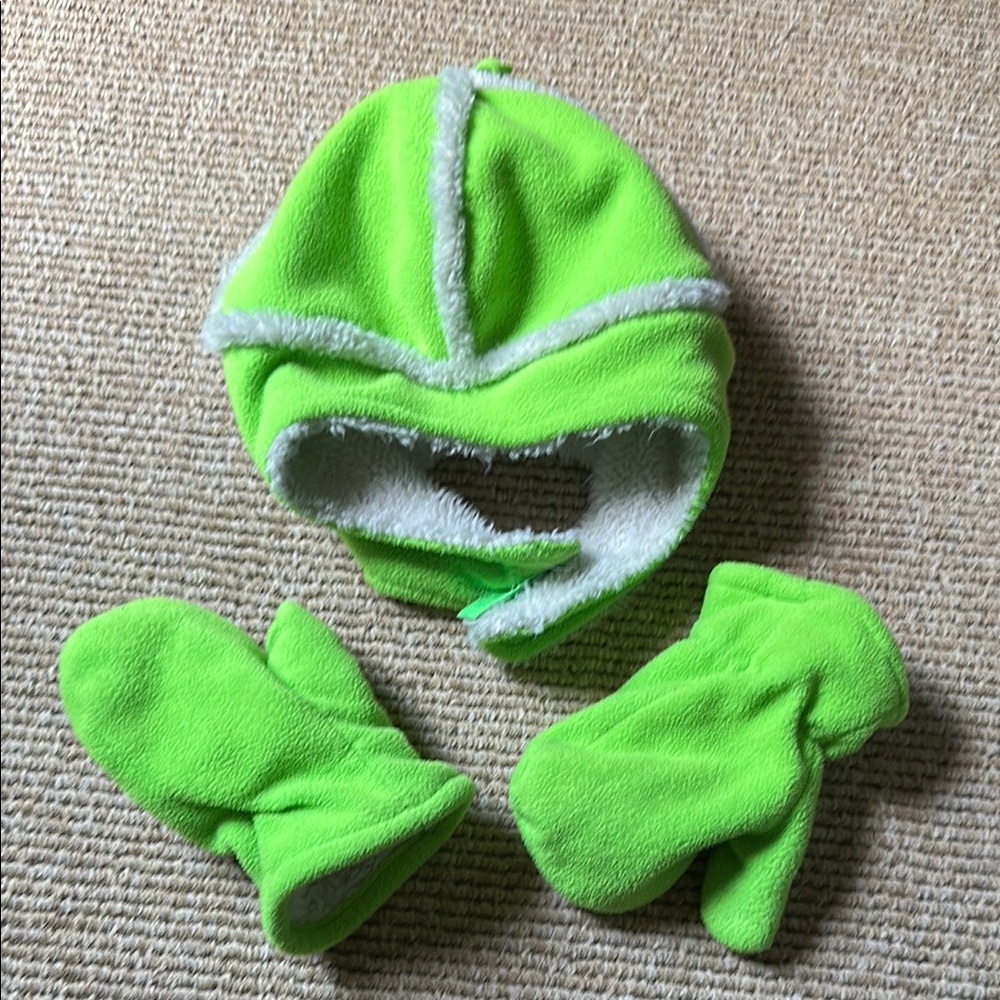 Amazon Nice Caps Green Fleece Hat and Mittens Set